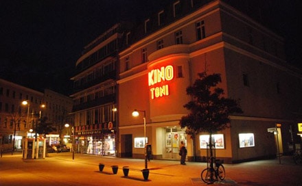 kino aussen - Kino TONI & TONINO